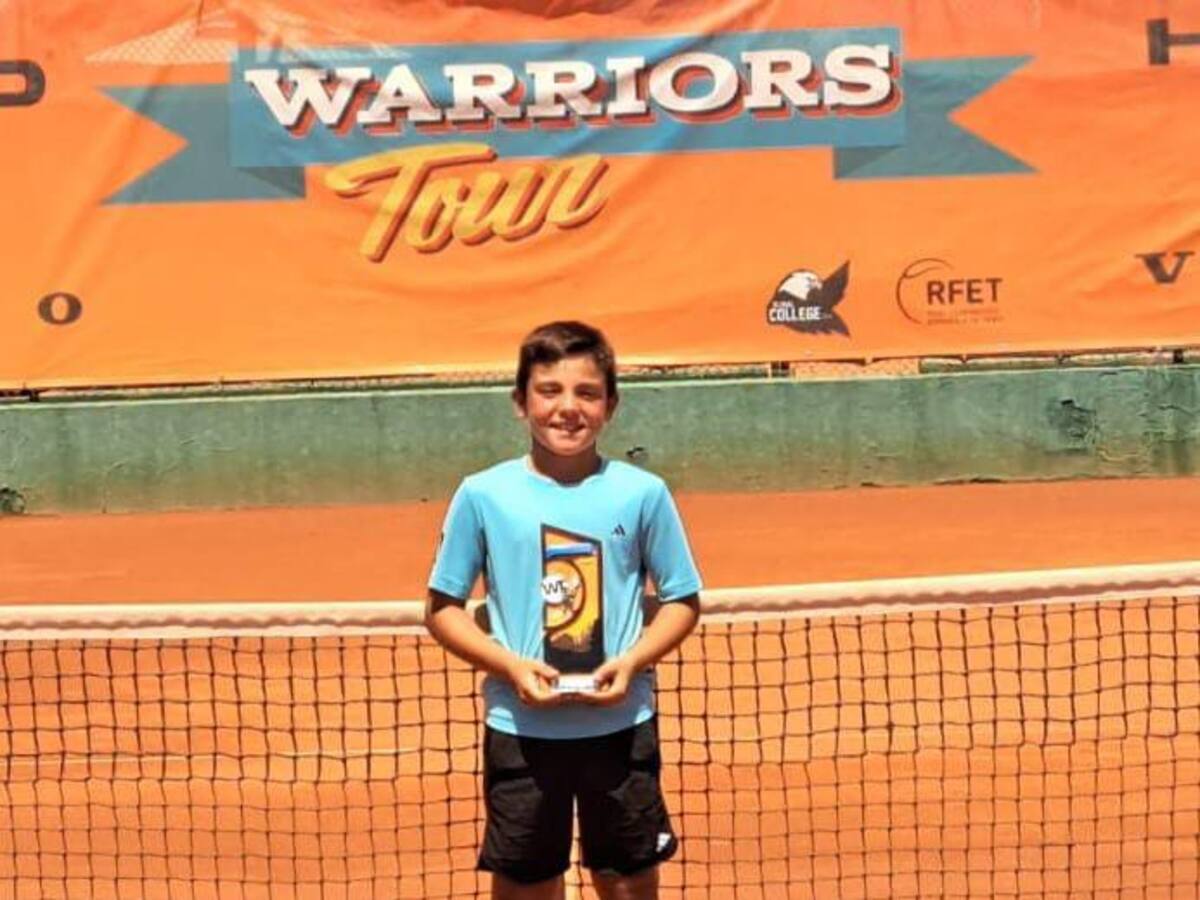 El tenista talaverano Yerard Amor campeón del TTK Warriors benajmín de Barcelona