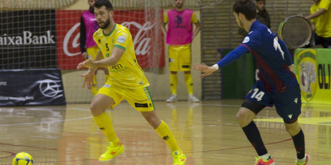 Víctor Montes en un partido en La Salobreja.