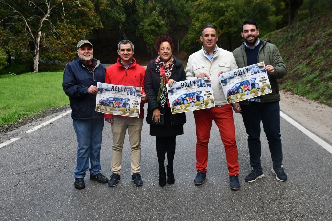 Representantes de la organización junto a los ediles de los municipios donde se va a desarrollar la prueba