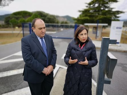 Margarita Robles ha visitado Cebreros en compañía del alcalde, Pedro José Muñoz, quien ha sido el representante de Ávila en el Congreso desde 2004