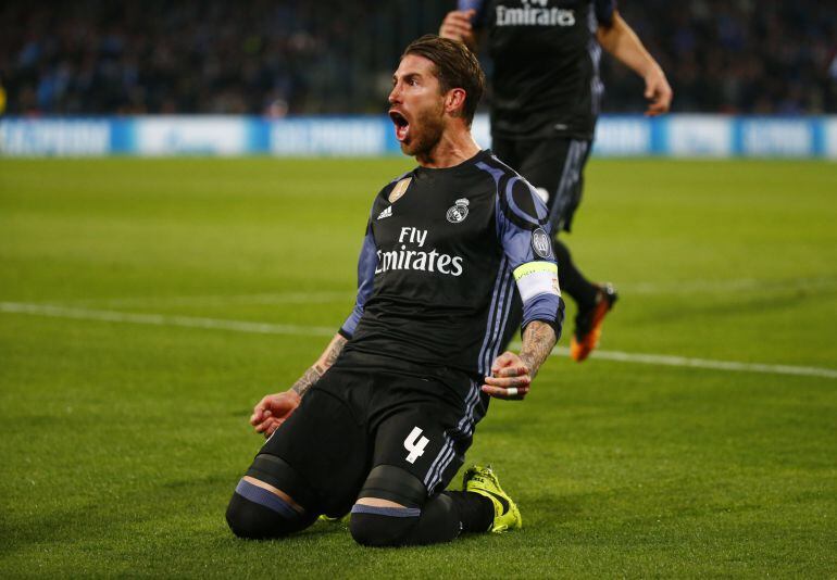 Sergio Ramos celebra su segundo gol en San Paolo