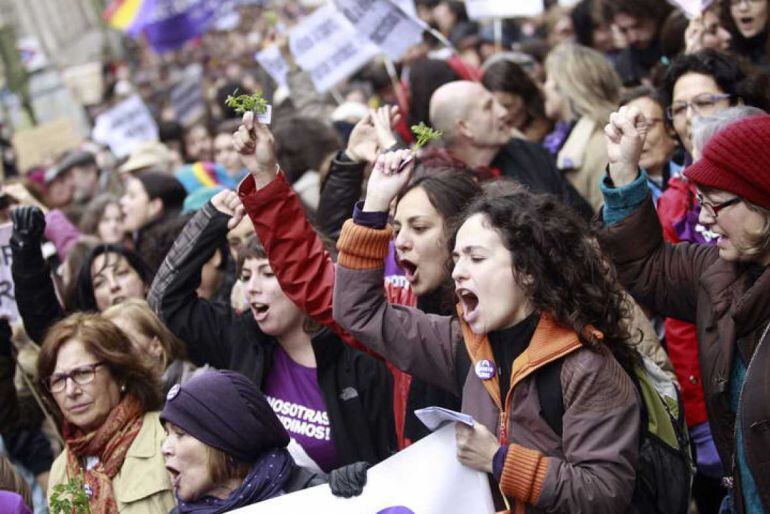 Las responsables han pedido que si los hombres acuden a las movilizaciones de la tarde, no estén en primera fila y no den órdenes a las mujeres.