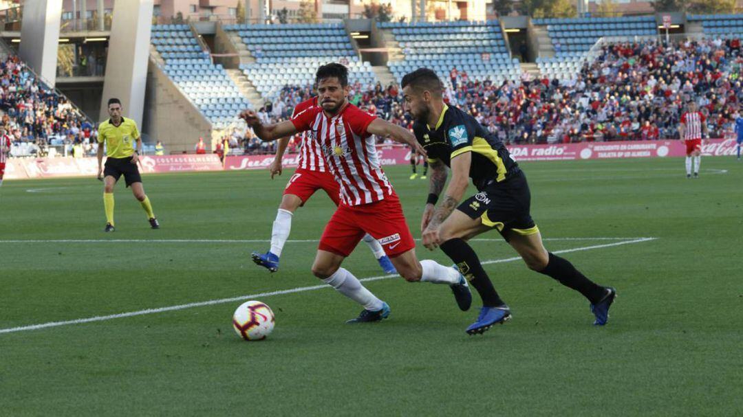 Lance del partido celebrado en el estadio Juegos del Mediterráneo