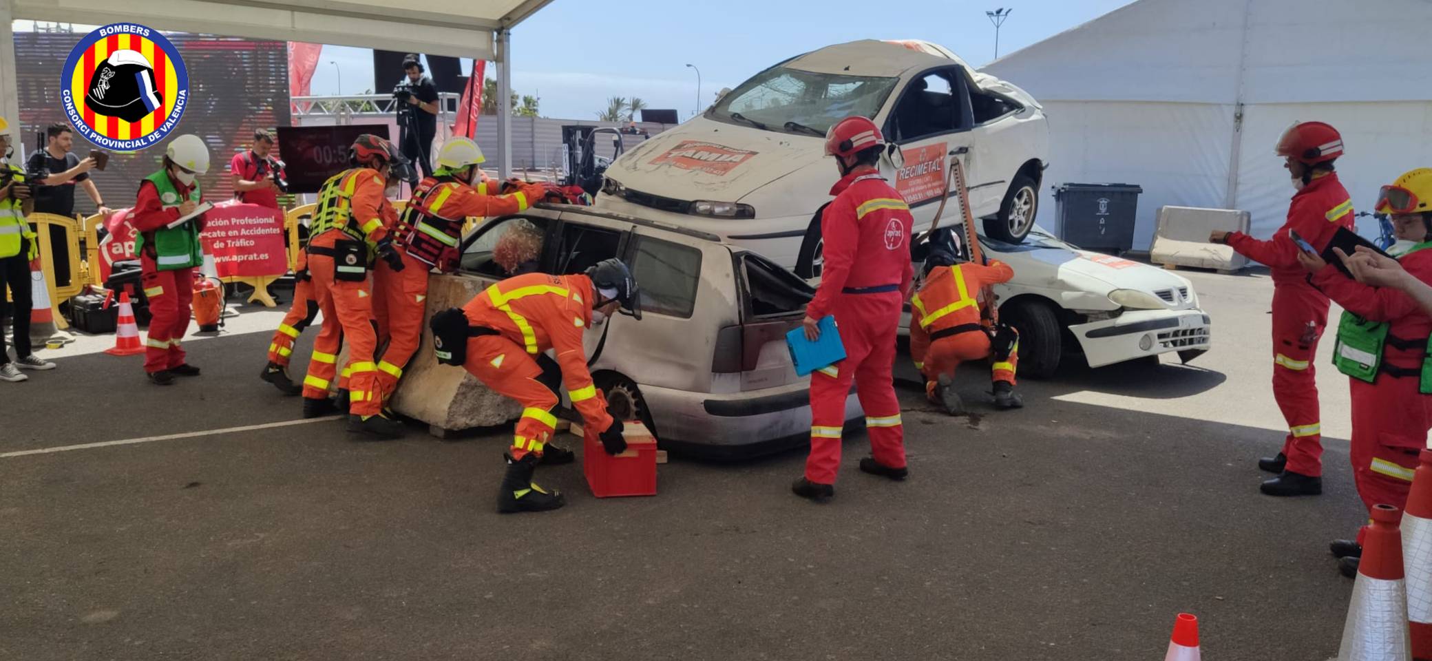 El equipo de bomberos de Gandia en un momento de la competición.