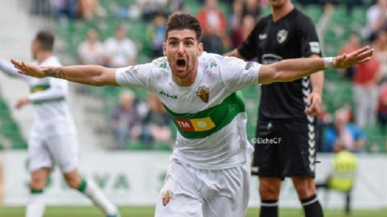 Javi Flores celebra un gol esta temporada en el Martínez Valero