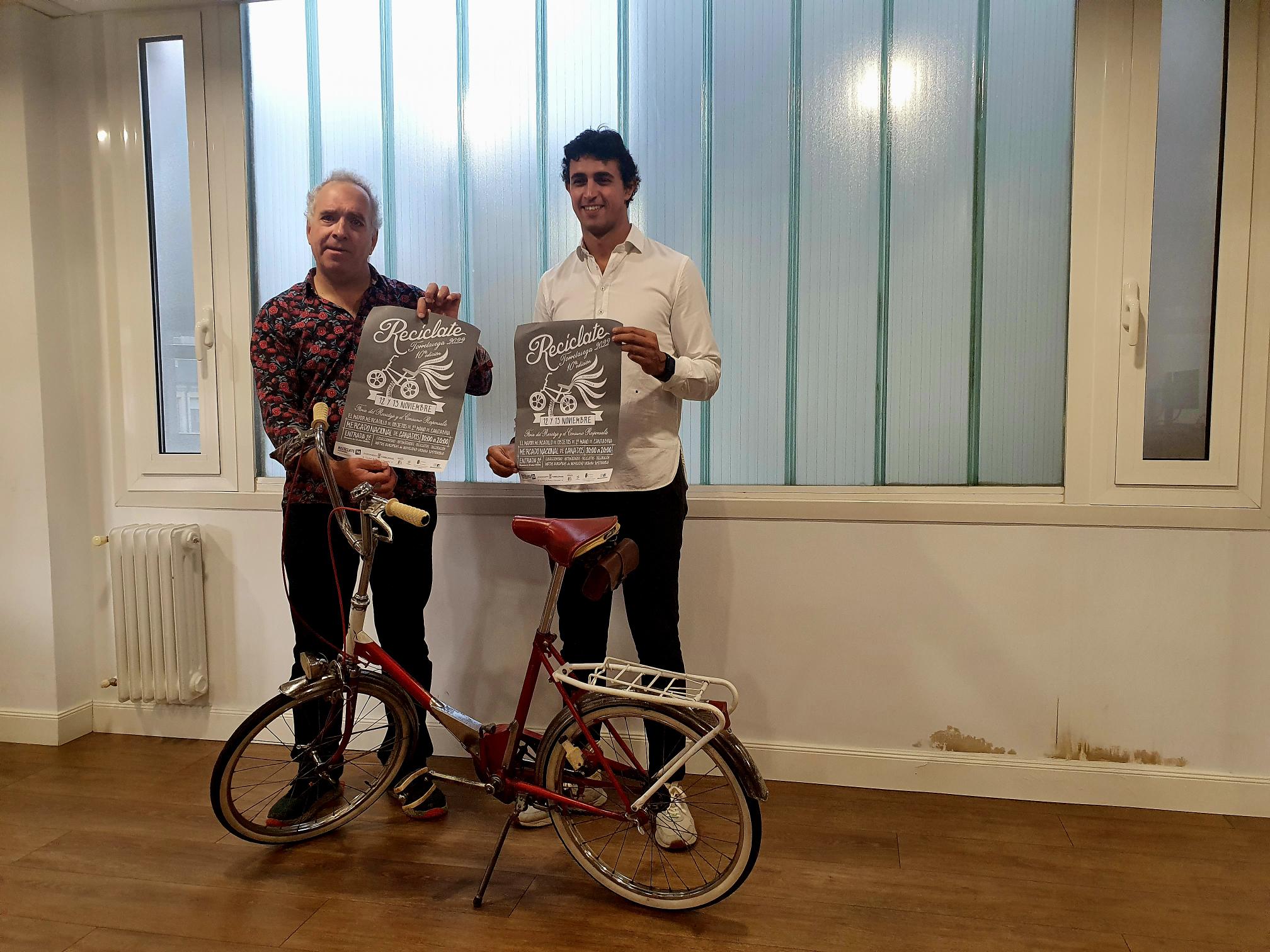 Germán Busqué, organizador de RECÍCLATE, y Nacho González, Concejal de Ferias.