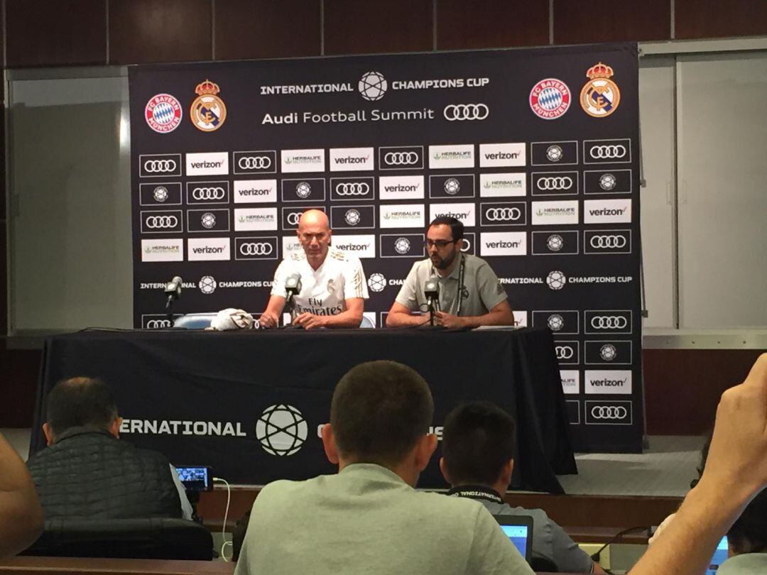 Zidane, en su primera rueda de prensa de la temporada