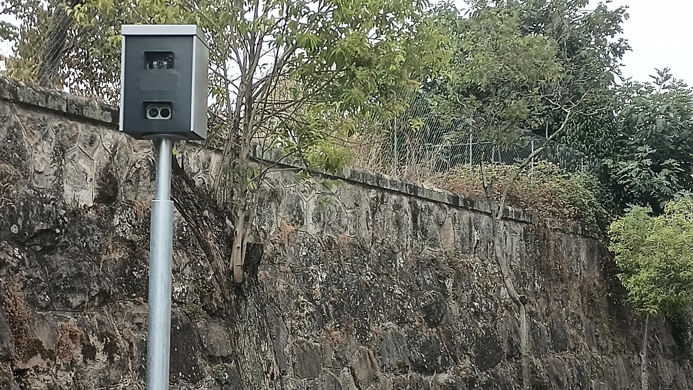 Uno de los 9 radares instalados en la ciudad de Ourense