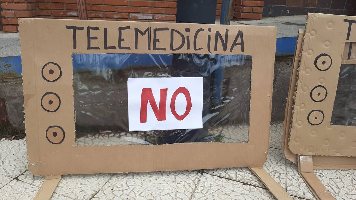 La telemedicina pone de acuerdo al consejero con la plataforma Sanidad Rural