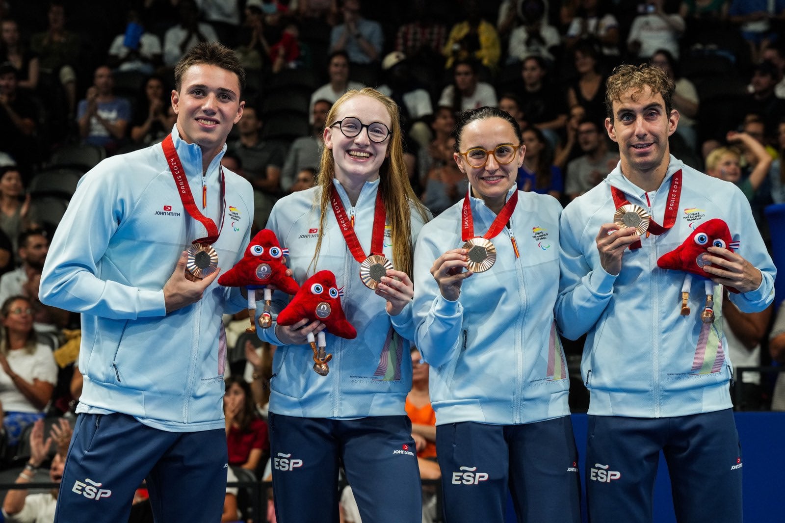 Equipo de natación paralímpica que ha coseguido el bronce