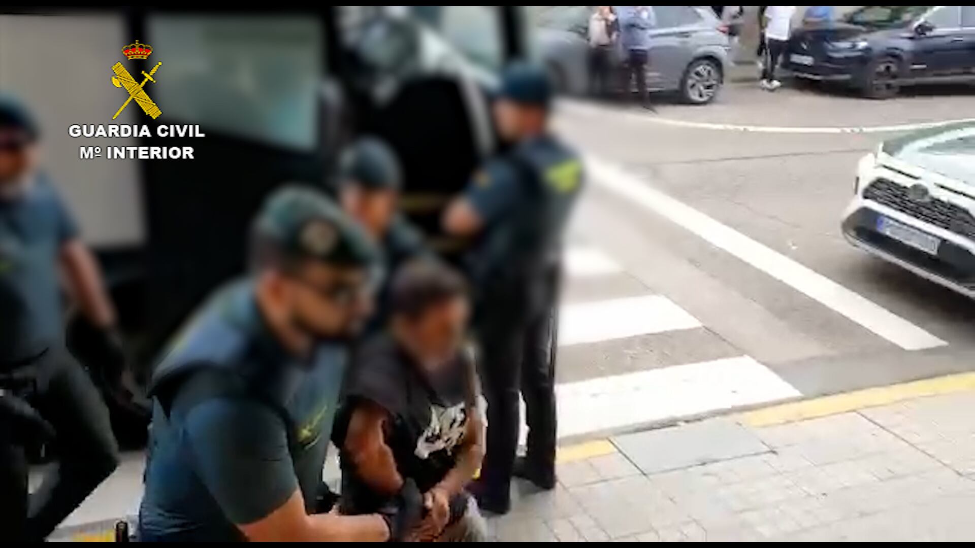 Operación de la Guardia Civil en polígonos industriales de València.