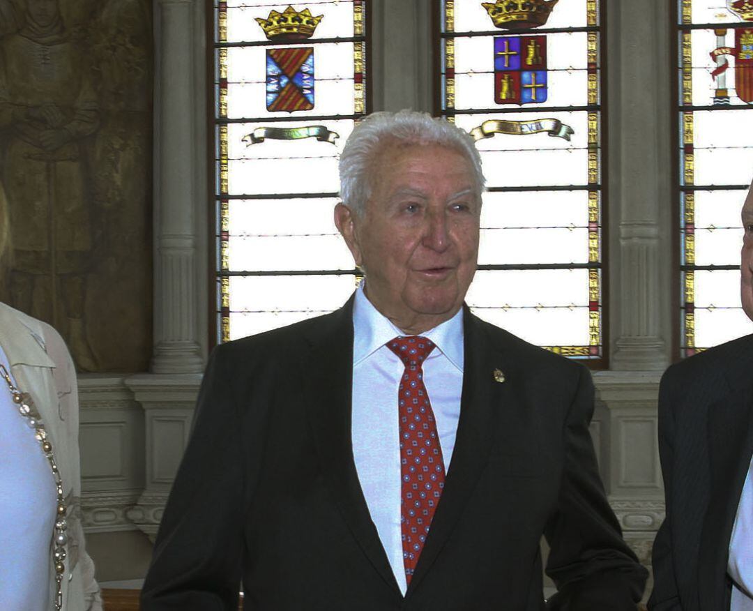 Fallece el conocido abogado palentino Agustín Calderón Martínez de Azcoitia