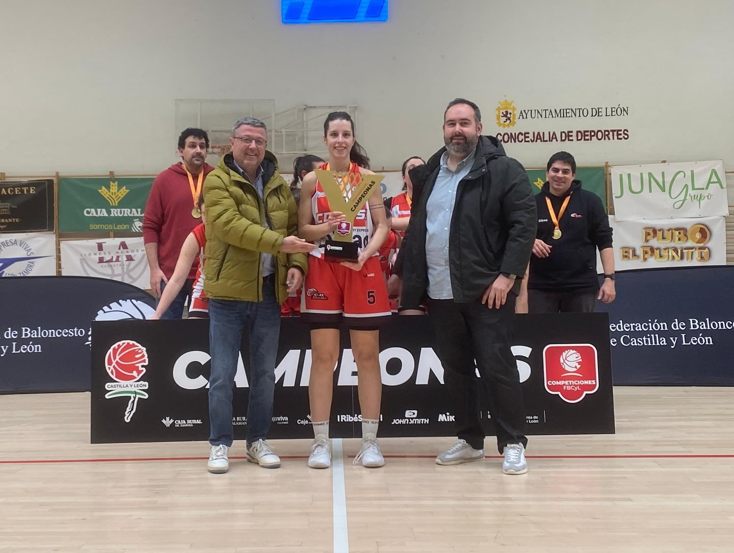 El Dibaq CD Base se proclama campeón de la Segunda femenina