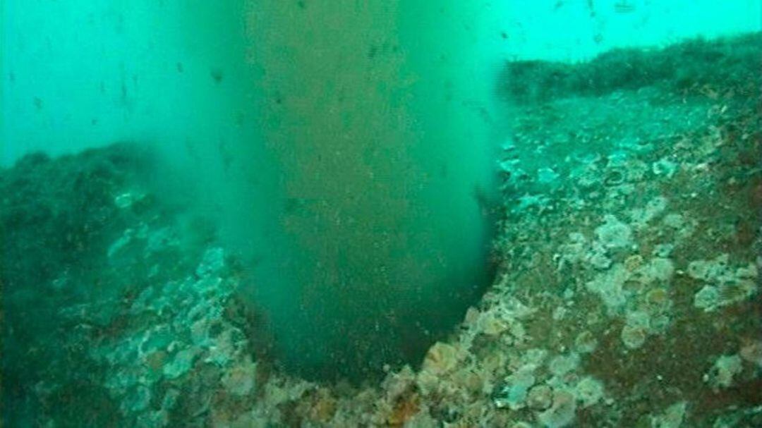 Es Castell vol saber l'origen de la contaminacio de Cala Padera.