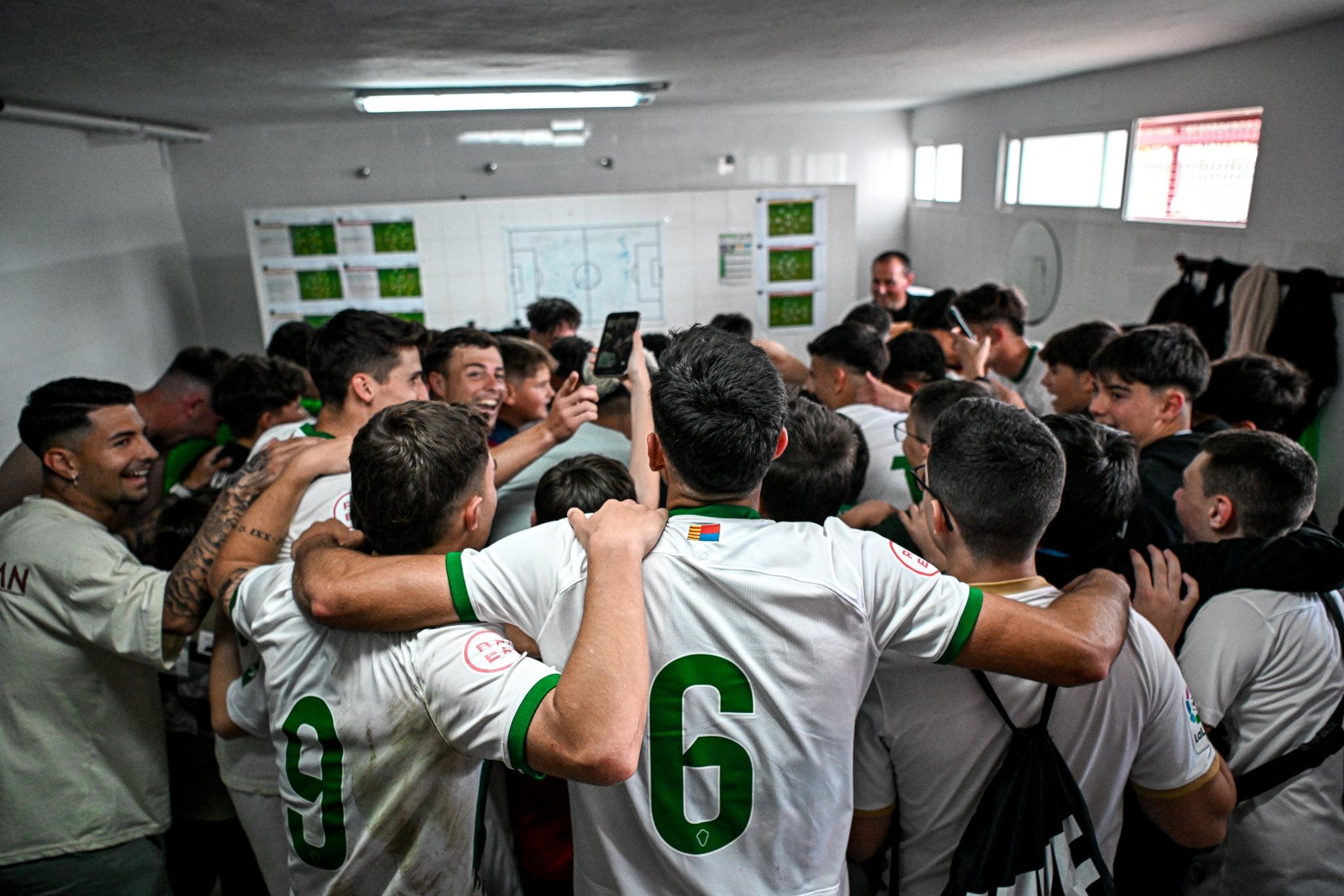 Los jugadores del Ilicitano celebran su última victoria por 3-0 ante el Villarreal C