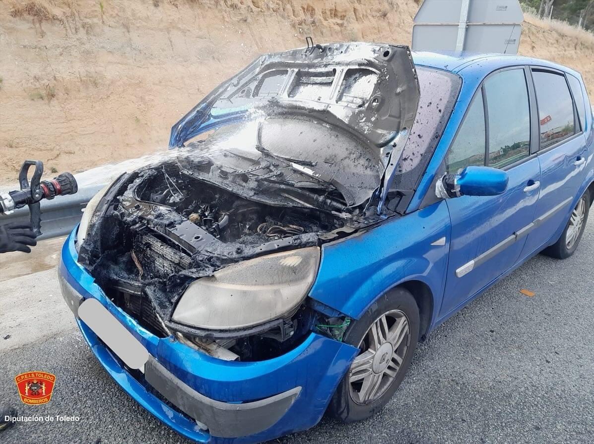 Estado del coche calcinado en la A-42