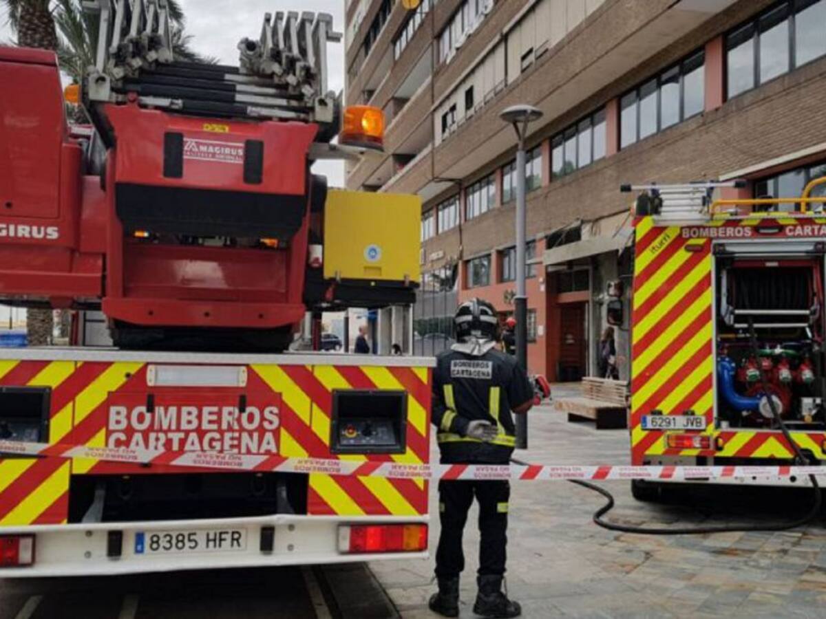Bomberos apagan el incendio de una vivienda en la diputación de La Palma en Cartagena