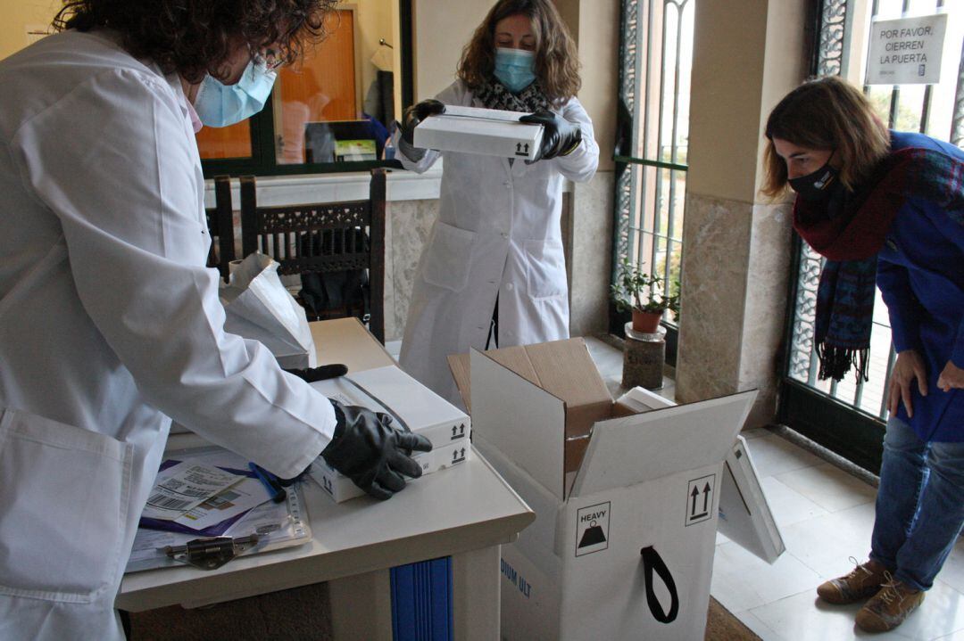 Llegada de vacunas contra la Covid 19 al Servicio Territorial de Sanidad en Segovia