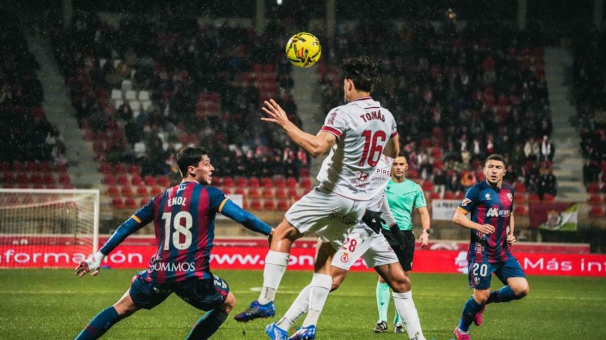 Enol Rodríguez contento por aportar goles a la SD Huesca