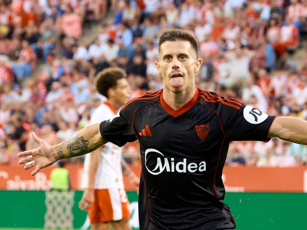 El Villarreal acelera por el extremo Alfon González del Sevilla