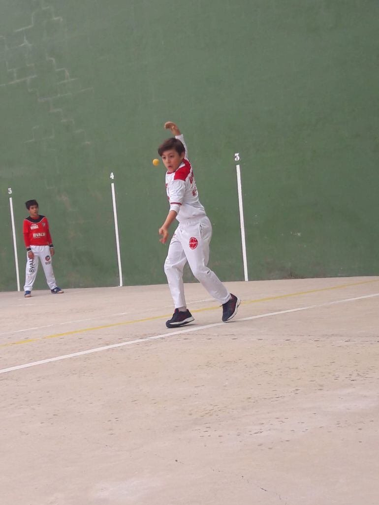 El jugador Arnau Mas, de la Escuela Municipal de Ondara, subcampeón autonómico benjamín de frontón.