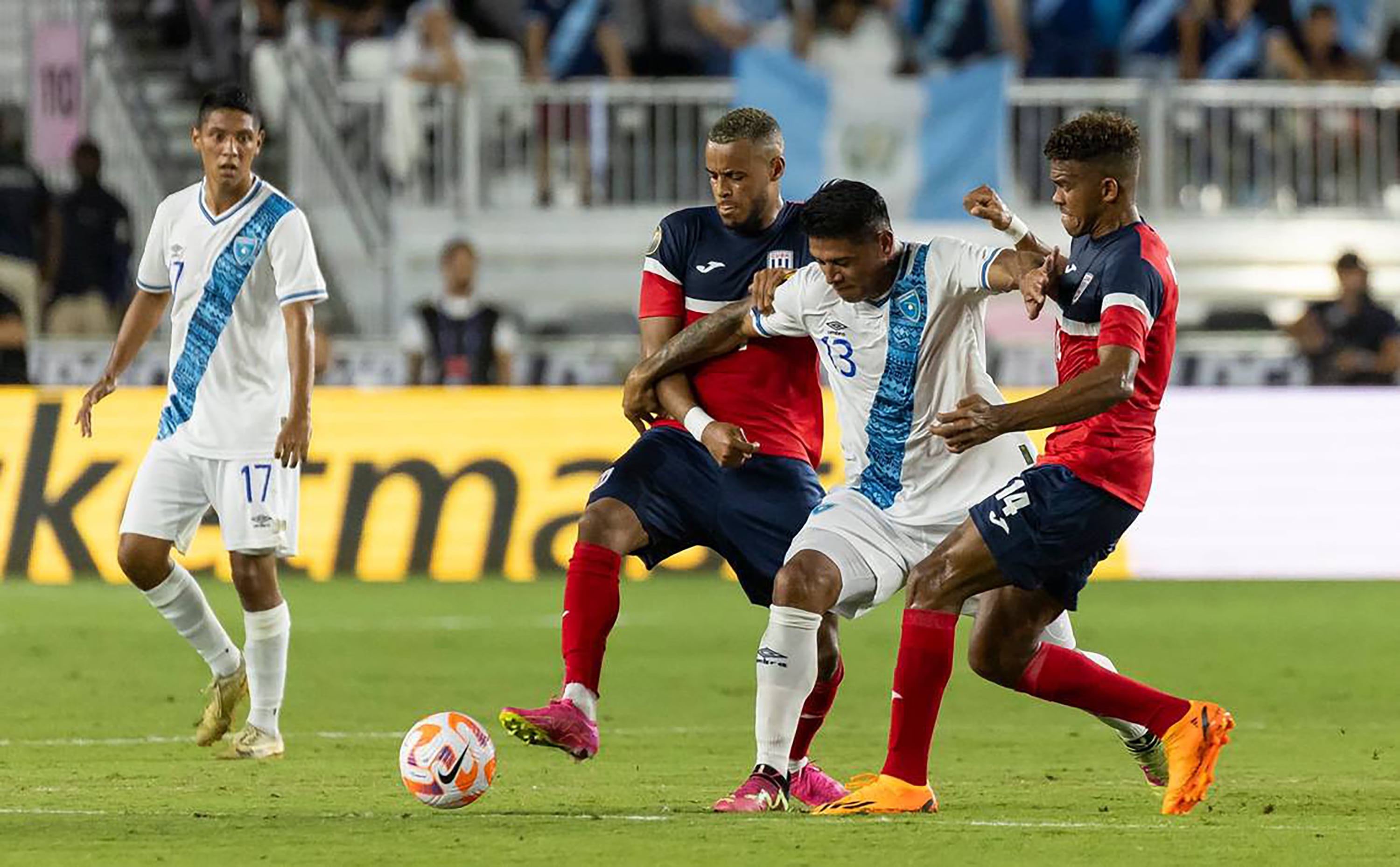 Partido de la Copa de Oro entre Guatemala y Cuba