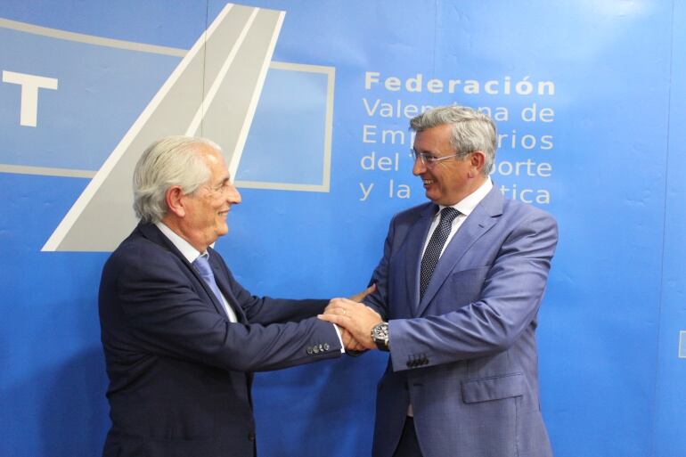 Francisco Corell y Carlos Prades en la Asamblea General en la que se eligió al nuevo presidente