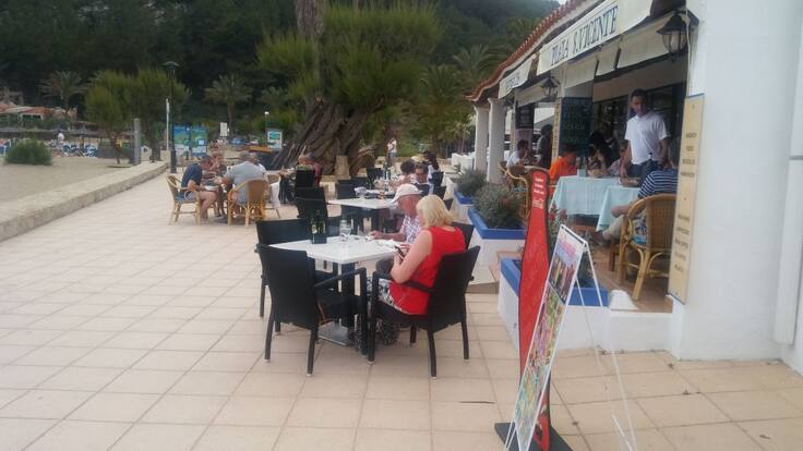 Verónica Juan: "Cerrar la restauración más tarde minimizará los botellones y las fiestas privadas"