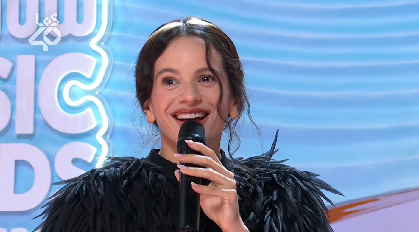 Rosalía, a su llegada a LOS40 Music Awards celebrados el pasado viernes en Valencia.