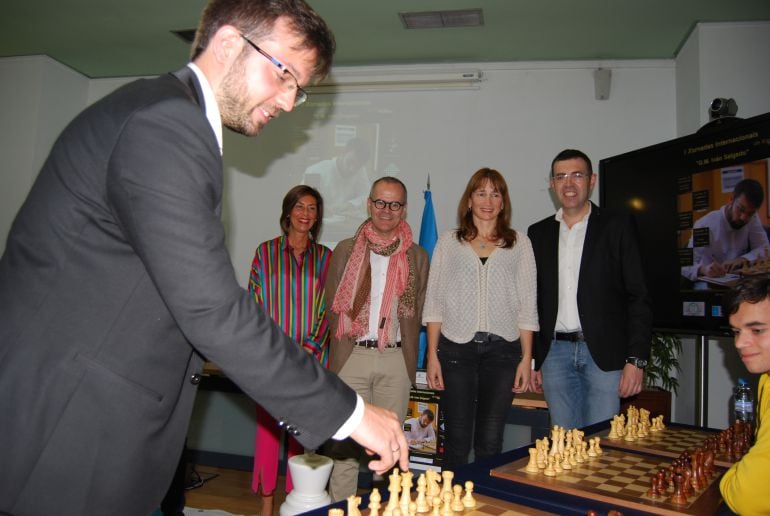 Marta Miguez.destaca a Galicia e Ourense como grandes representantes do xadrez internacional.Na foto o gran mestre internacional, Iván Salgado.