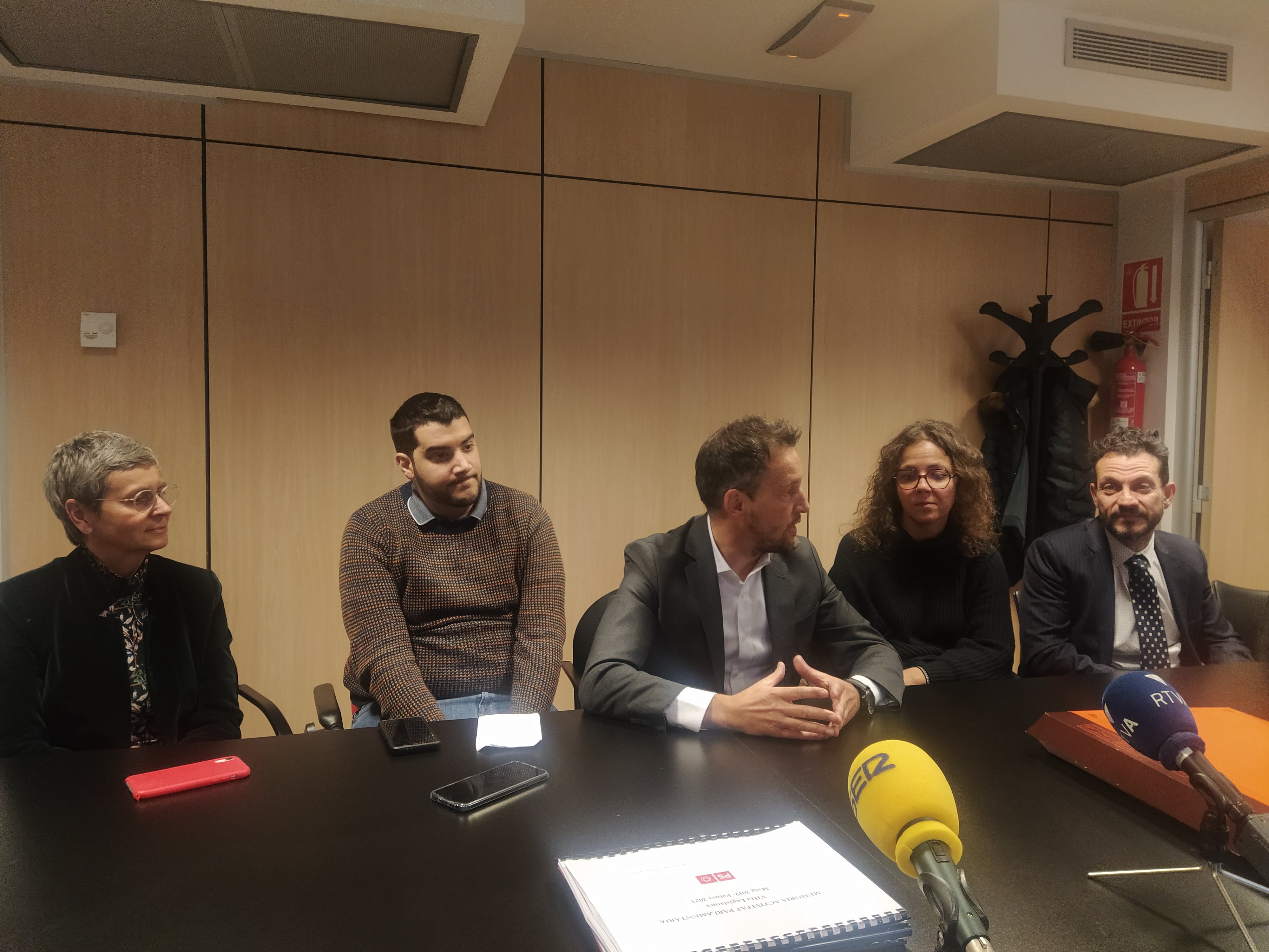 Dirigents del partit han participat en un berenar amb la premsa