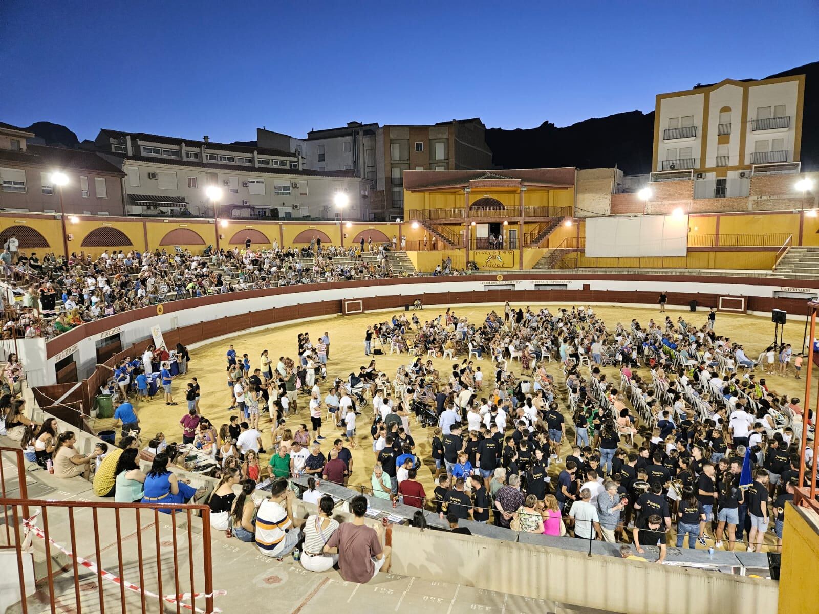 Ambiente que presentaba la Plaza de Toros de Jódar en la II Gala &#039;Pídeme la Luna&#039;