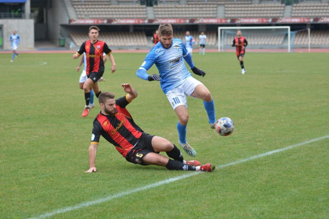 Lolo Garrido durante el partido ante el Cabecense