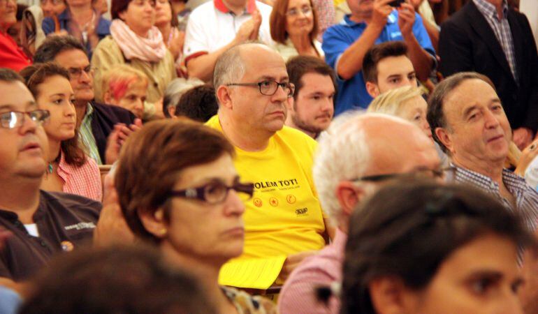 Veïns i ciutadans, assistents a un ple de Reus