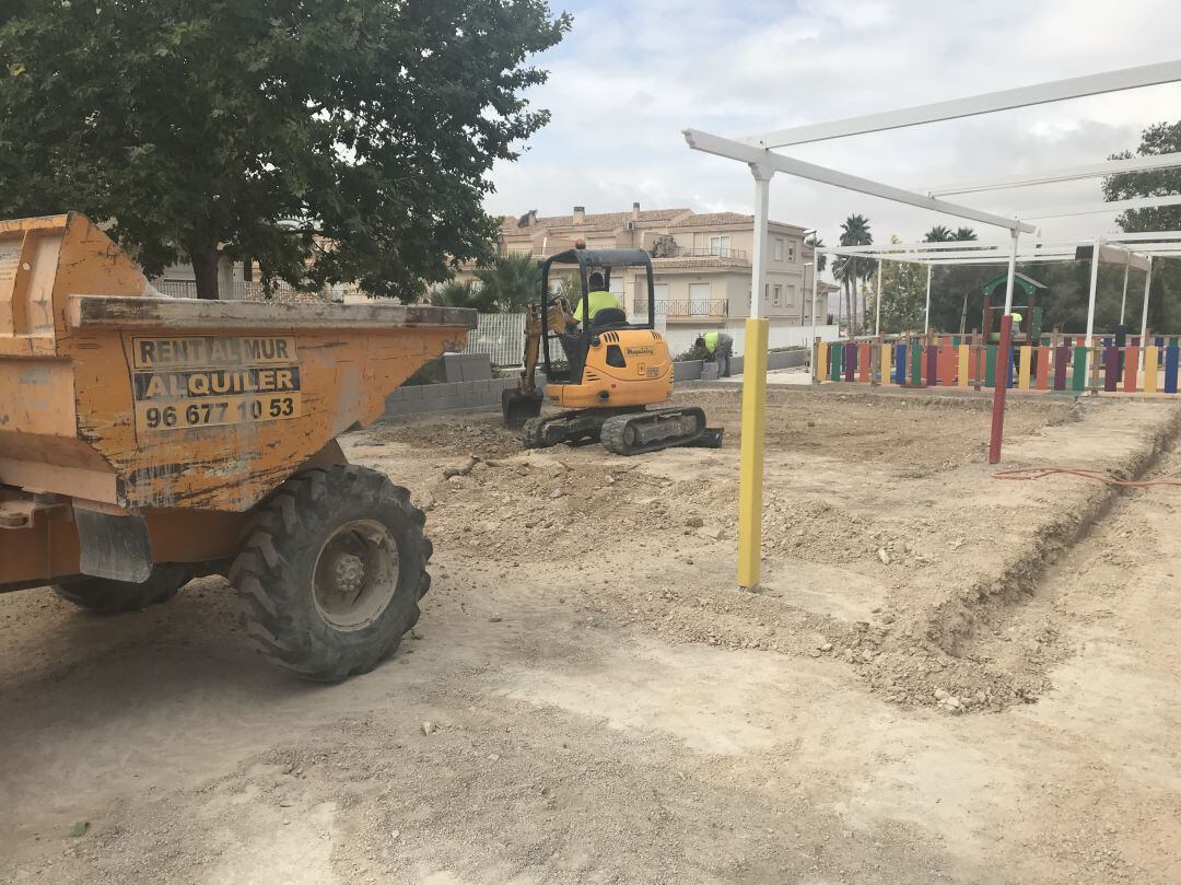 Continúan a buen ritmo las obras en el colegio 9 d´Octubre de Petrer