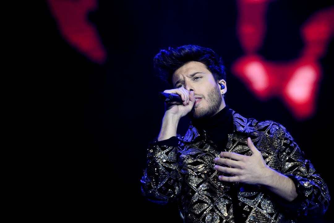 Blas Cantó durante una actuación