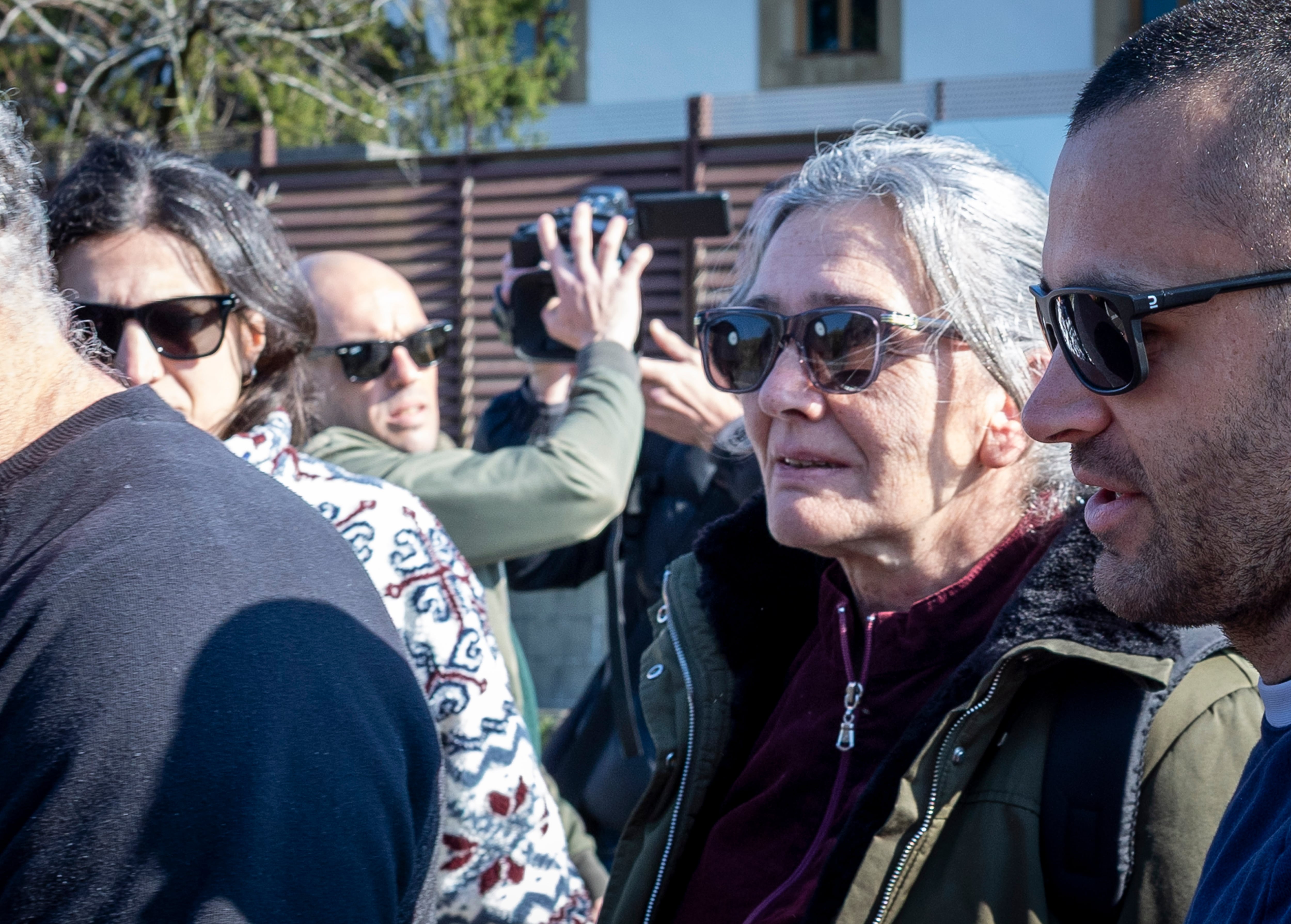 La exjefa de ETA Soledad Iparraguirre, 'Anboto', al salir de la cárcel de Martutene