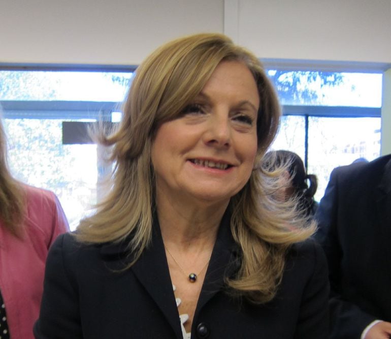 La consejera de Salud, Marina Álvarez (centro), en Córdoba