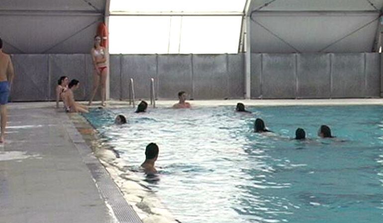 El PP de Fuenlabrada pide que la piscina olímpica no cierre. 