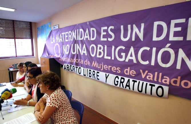 Representantes de la Coordinadora de Mujeres en la rueda de prensa sobre la Ley del Aborto