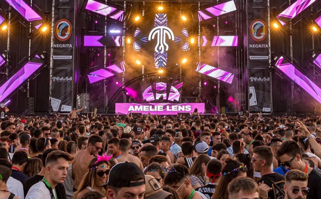 Uno de los multitudinarios conciertos del Mrdusa Festival de Cullera de este fin de semana