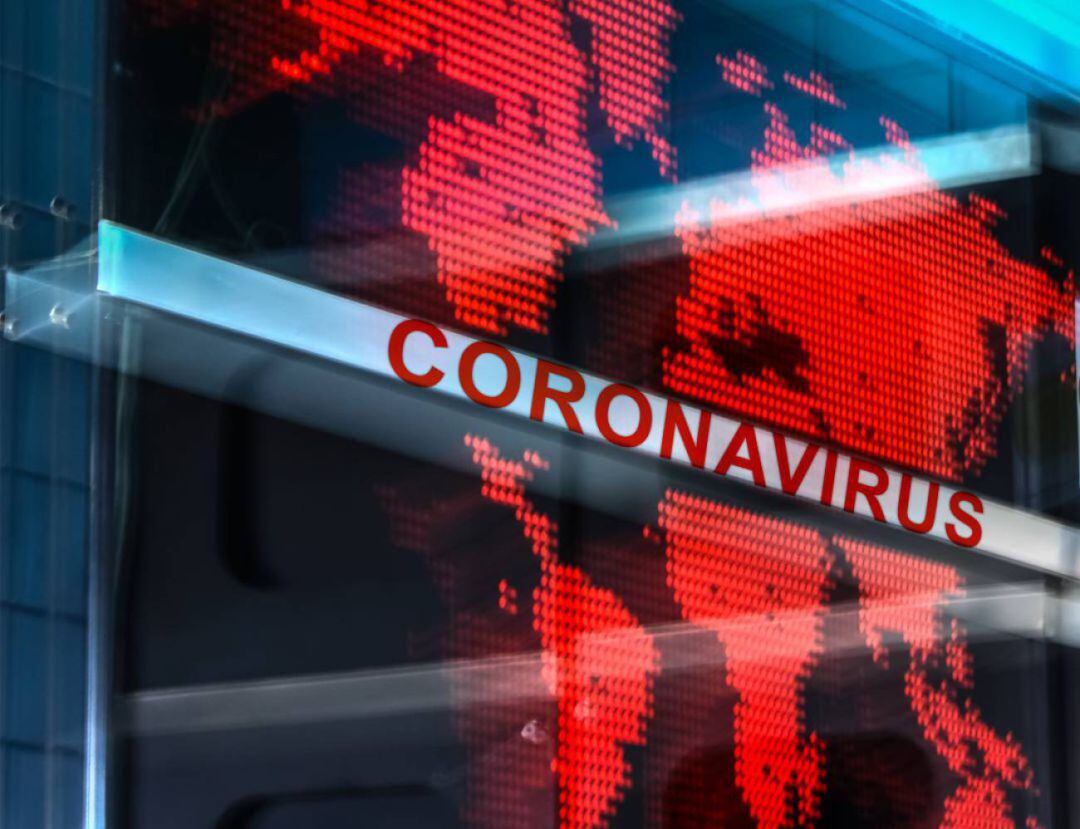 Pantalla con el mapamundi y la palabra Coronavirus
