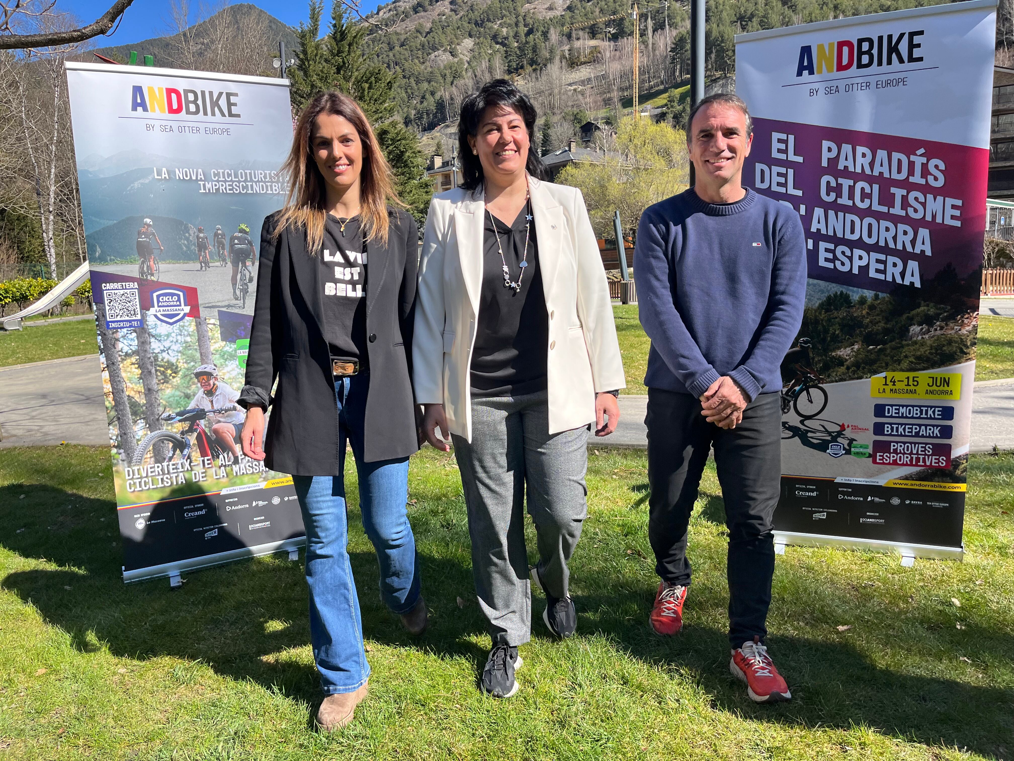 La cònsol major de la Massana, Eva Sansa, i la consellera de Turisme, Mònica Solé, han presentat la primera edició de l'ANDBike