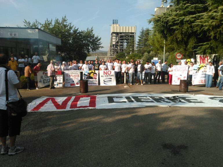 Trabajadores Elcogas movilizados contra el cierre a las puertas de la central