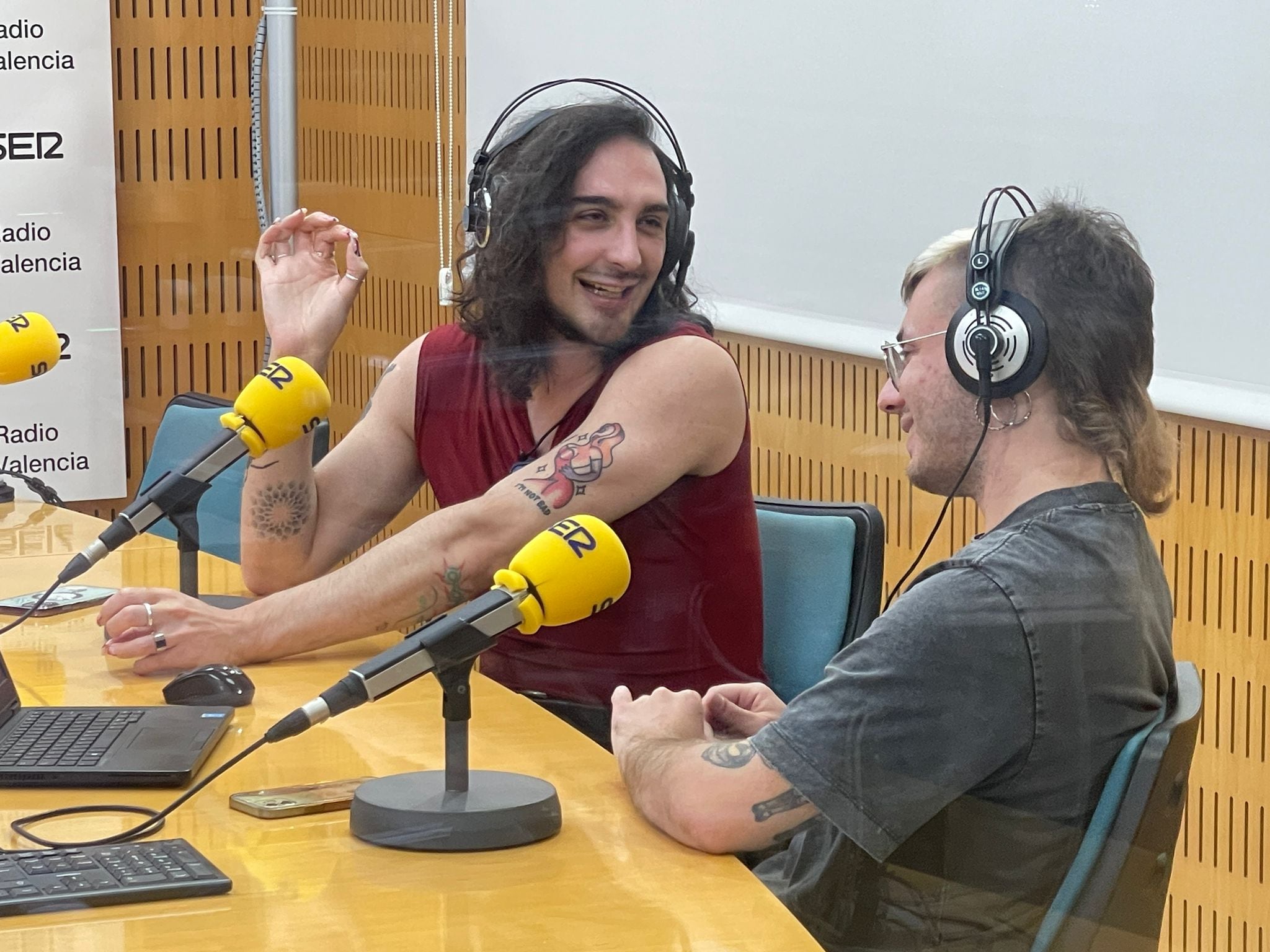 Pam Demia y Ferran en una entrevista en Hoy por Hoy Valencia