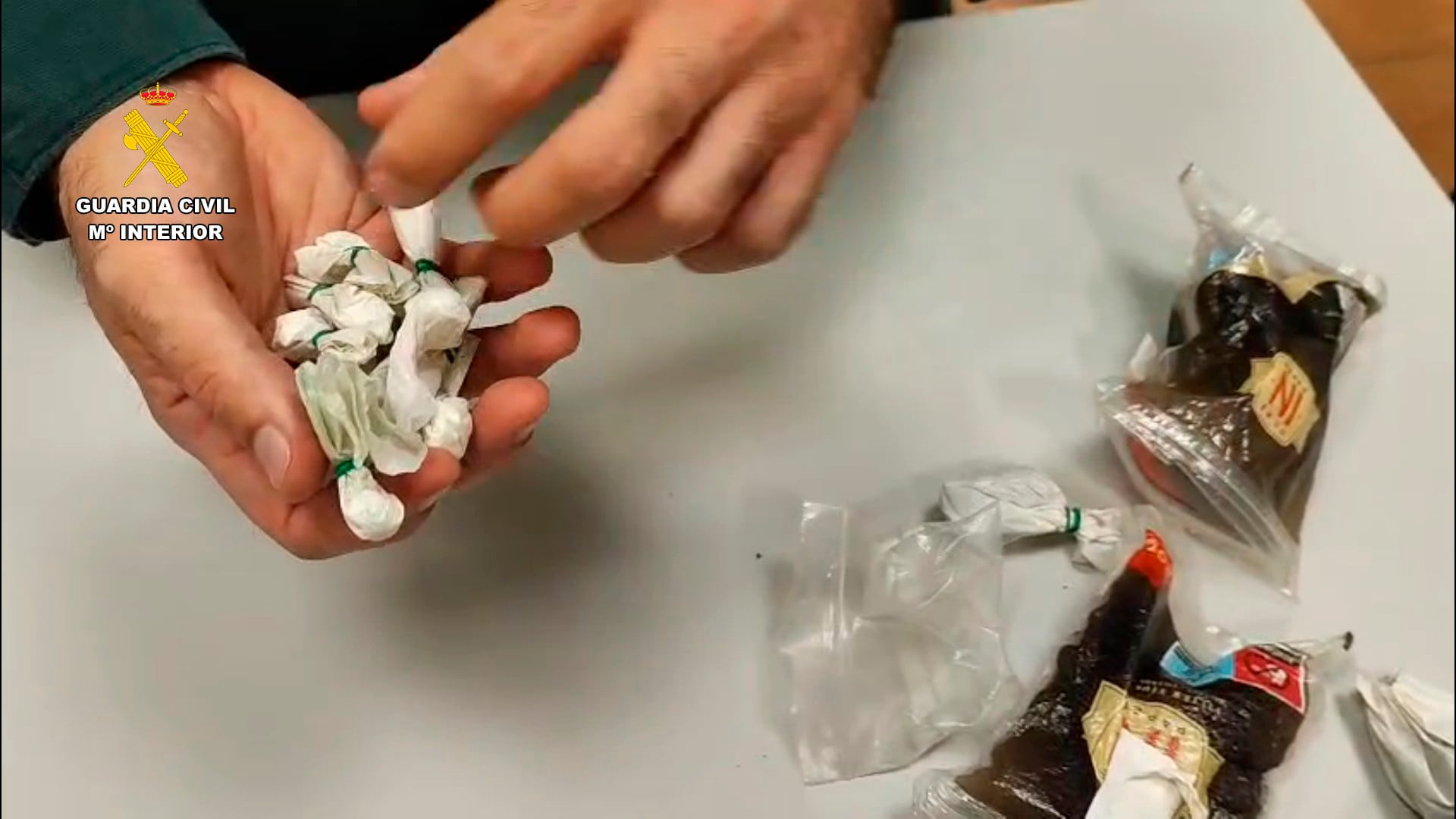 La Guardia Civil ha detenido a un hombre de 32 años por tráfico de drogas en Nájera.