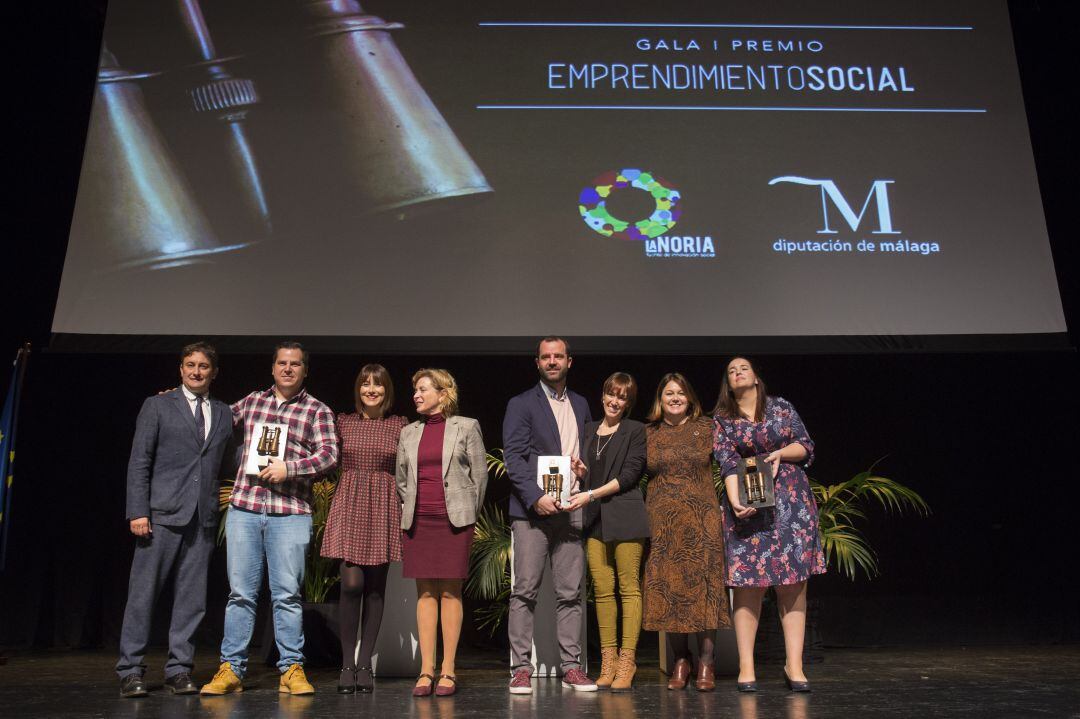 Foto de familia de los premios en la primera edición de los premios provinciales