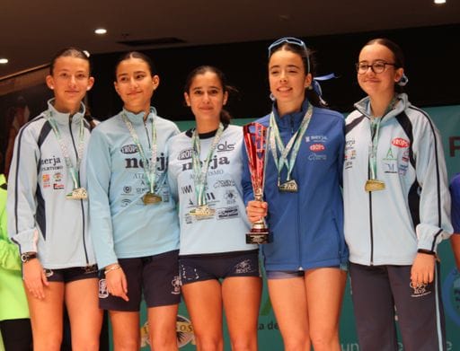 El equipo femenino del Trops Cueva de Nerja Sub 16