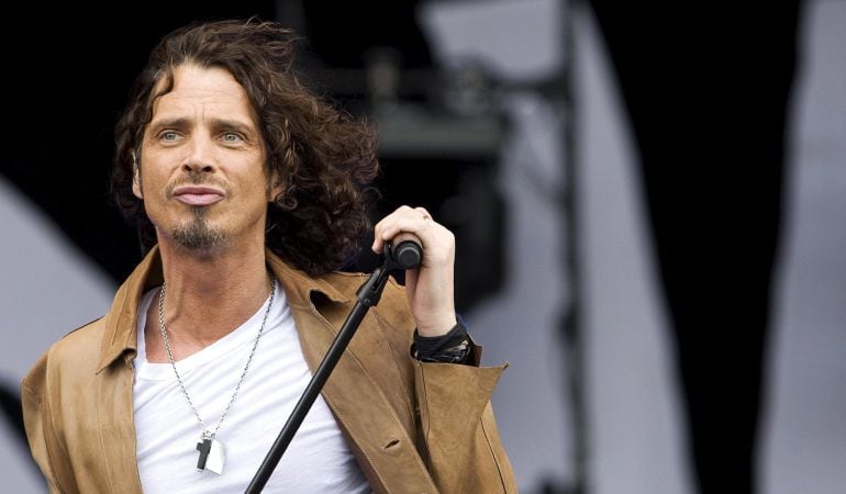 Foto de archivo del músico estadounidense Chris Cornell durante una actuación en el festival Pinkpop 2009 en Landgraaf (Holanda).