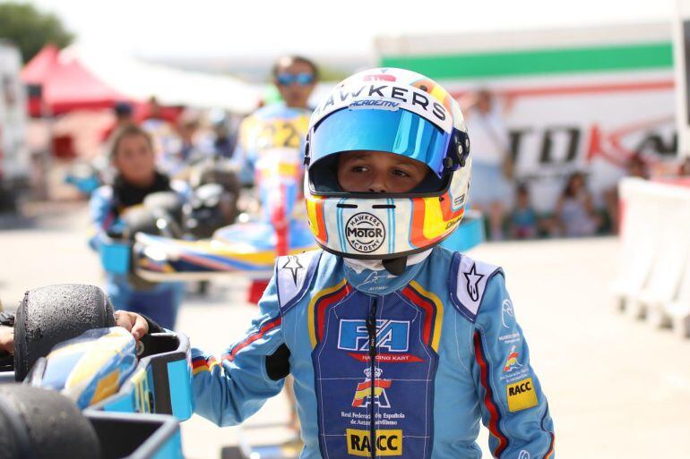 El joven piloto eldense de karting, Sandro Pérez a un paso de lograr el título nacional